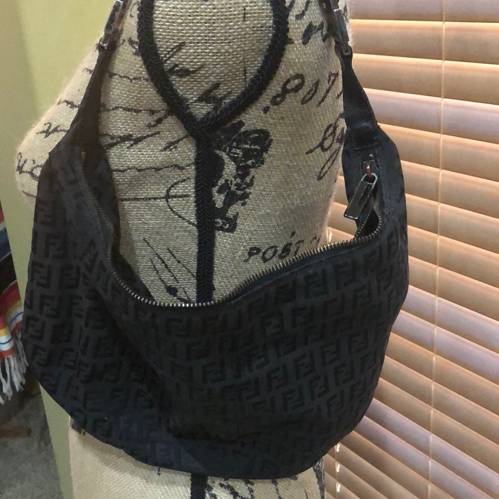 Beautiful💕 FENDI purse💯Authentic